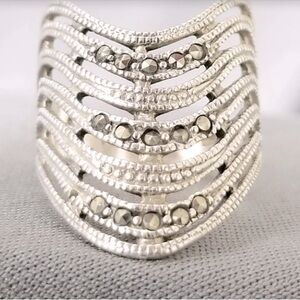 Vintage Sterling Silver Curved Chevron Marcasite Wave Ring sz 6.75